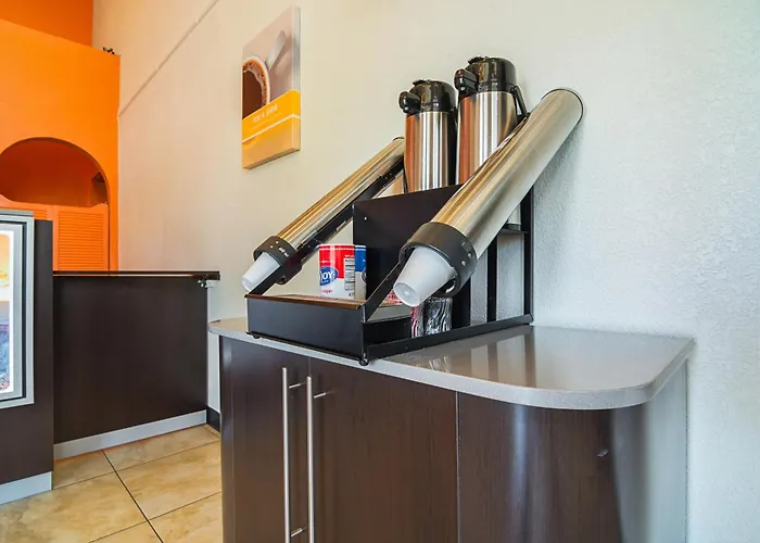 6 Chandler, Az Motel *